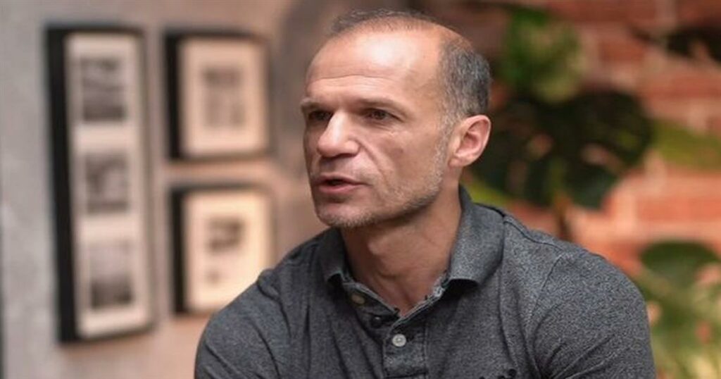 Άγγελος Μπασινάς για το διαζύγιό του: «Με ενοχλεί ότι μπαίνω στο σπίτι και δεν βλέπω τα παιδιά μου»